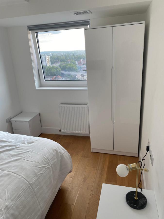 Morden 1 Bedroom City- Apt Central Stylish Living Croydon Zewnętrze zdjęcie