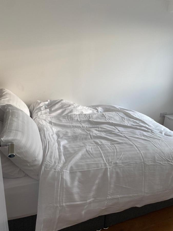 Morden 1 Bedroom City- Apt Central Stylish Living Croydon Zewnętrze zdjęcie
